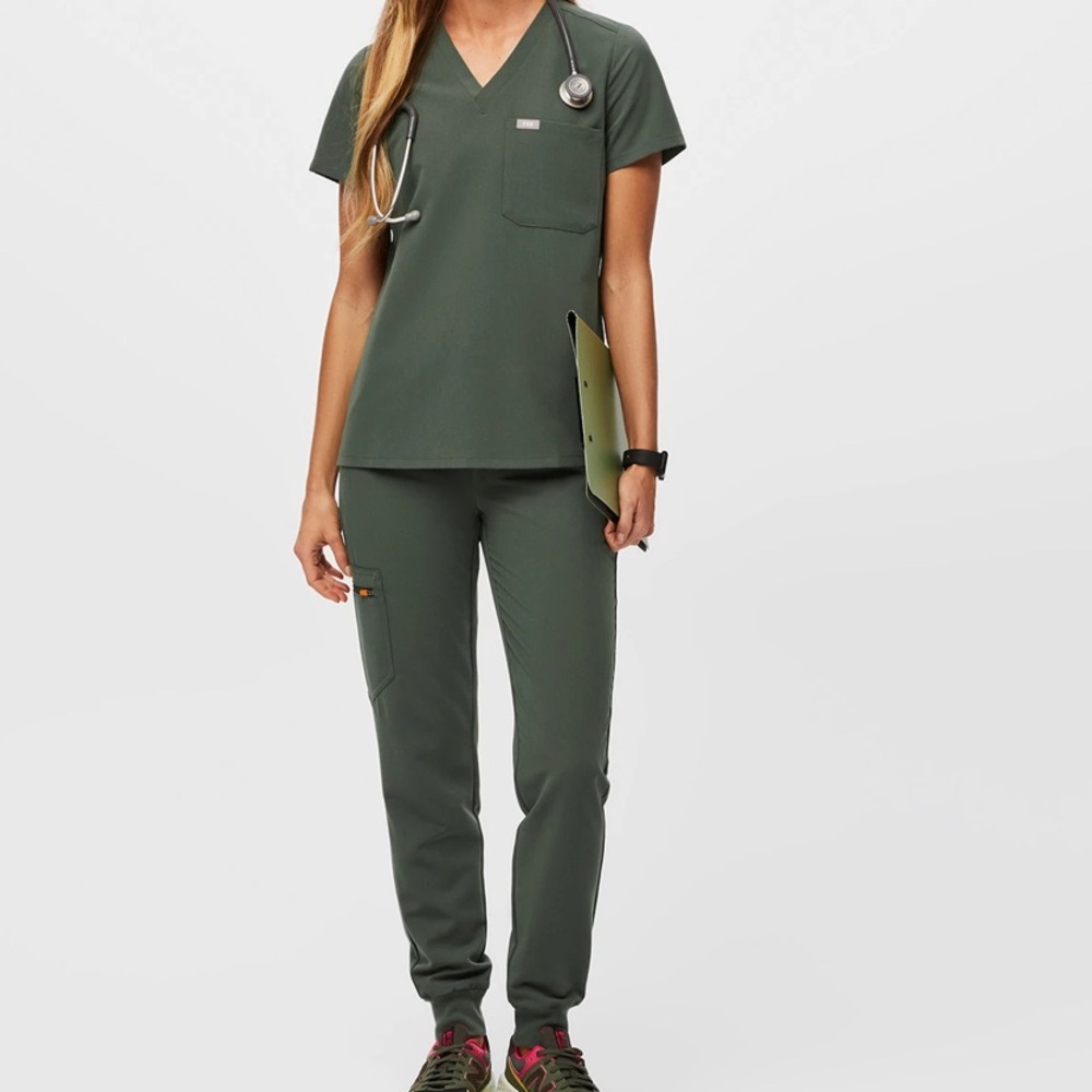 FIGS OLIVE GREEN SCRUB SET